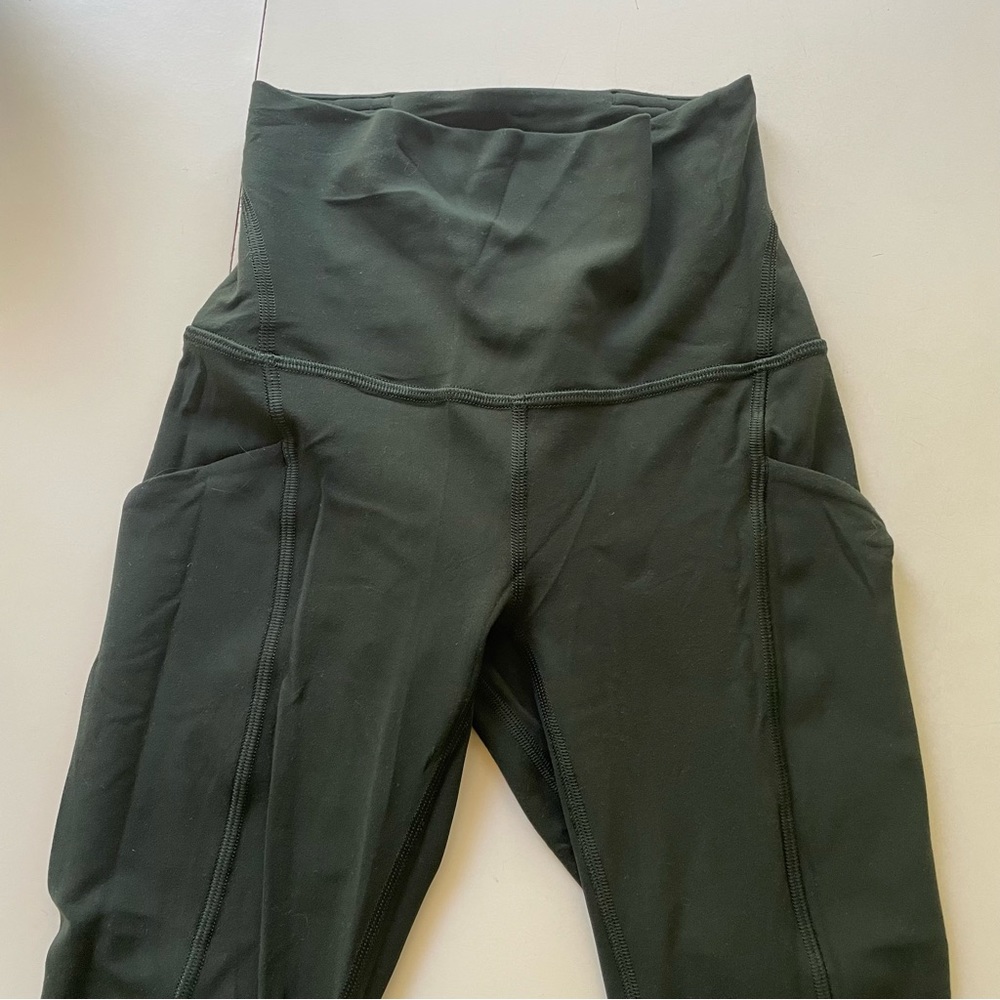Lululemon Dark Green align 28” with pockets